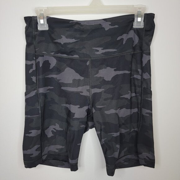 Athleta Pants - Athleta Womens Ultimate Stash Pocket Camo 7” Short Sz M Wicking High Rise Active